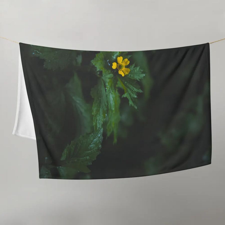 Little Yellow Flower Throw Blanket product image (9)