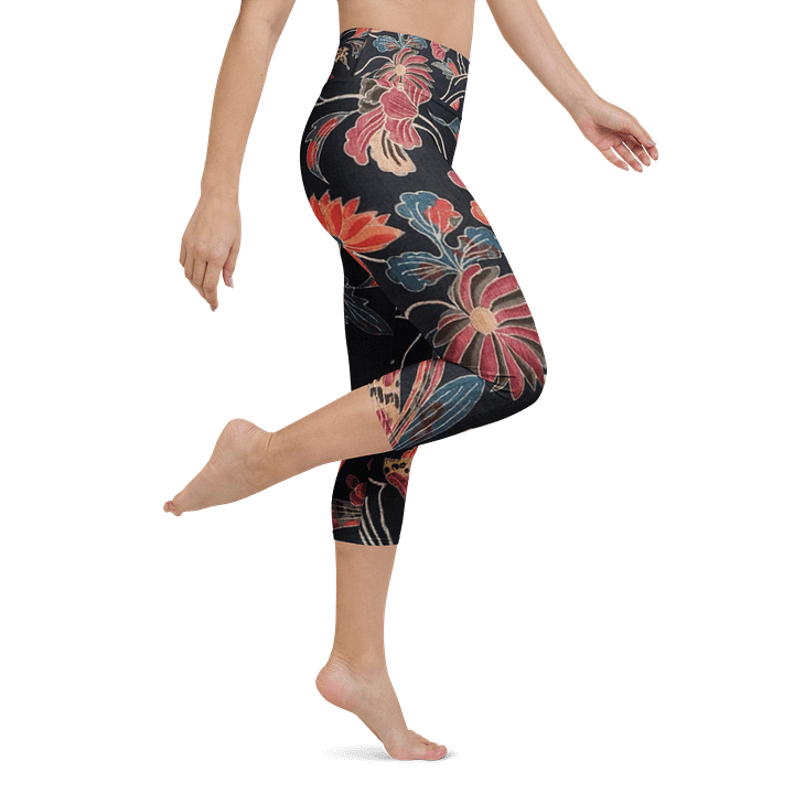 Red Flowers Capri Leggings product image (1)