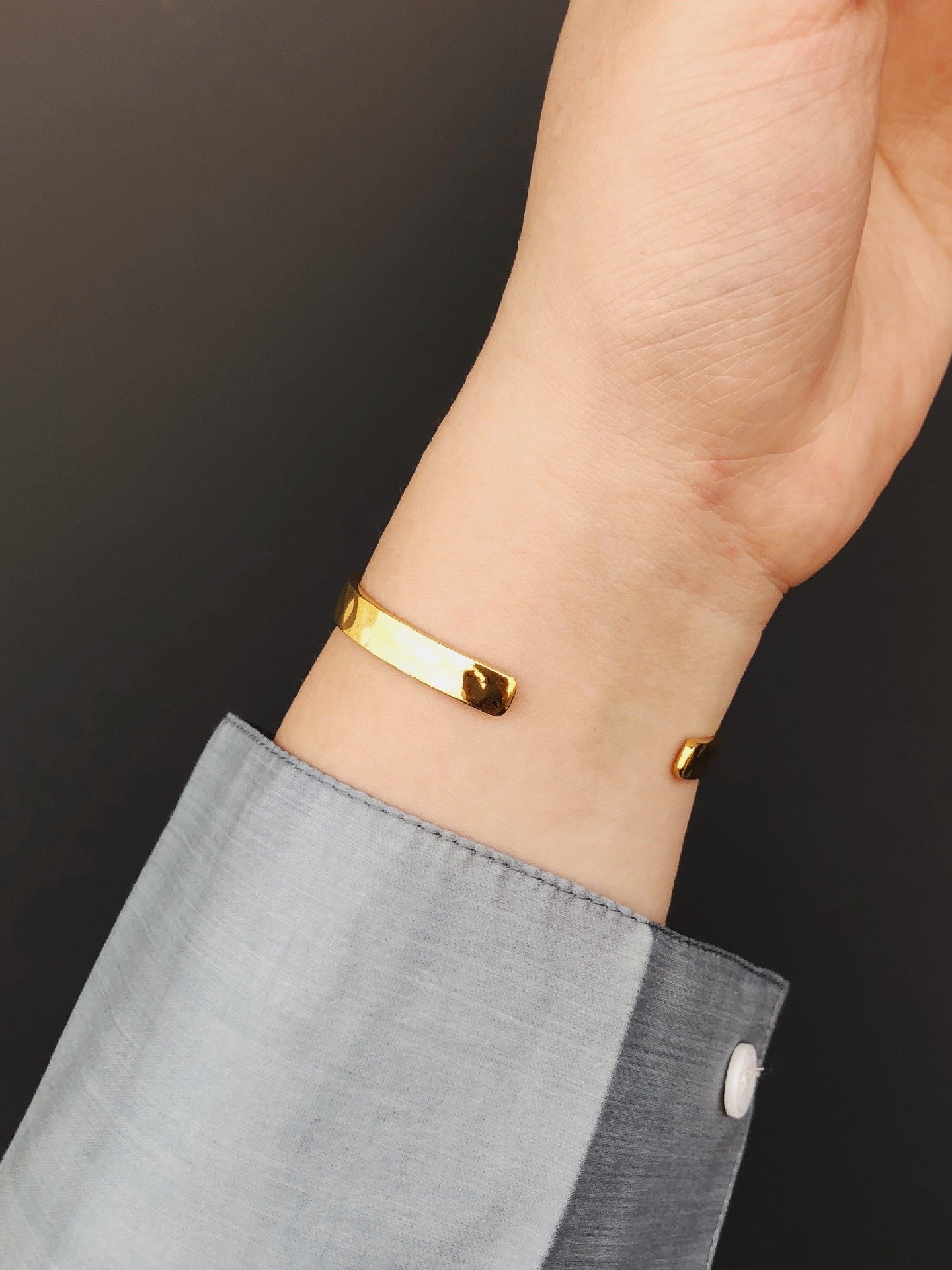 Irregular Hammer Pattern Bracelet | 18K Gold Plated product image (6)