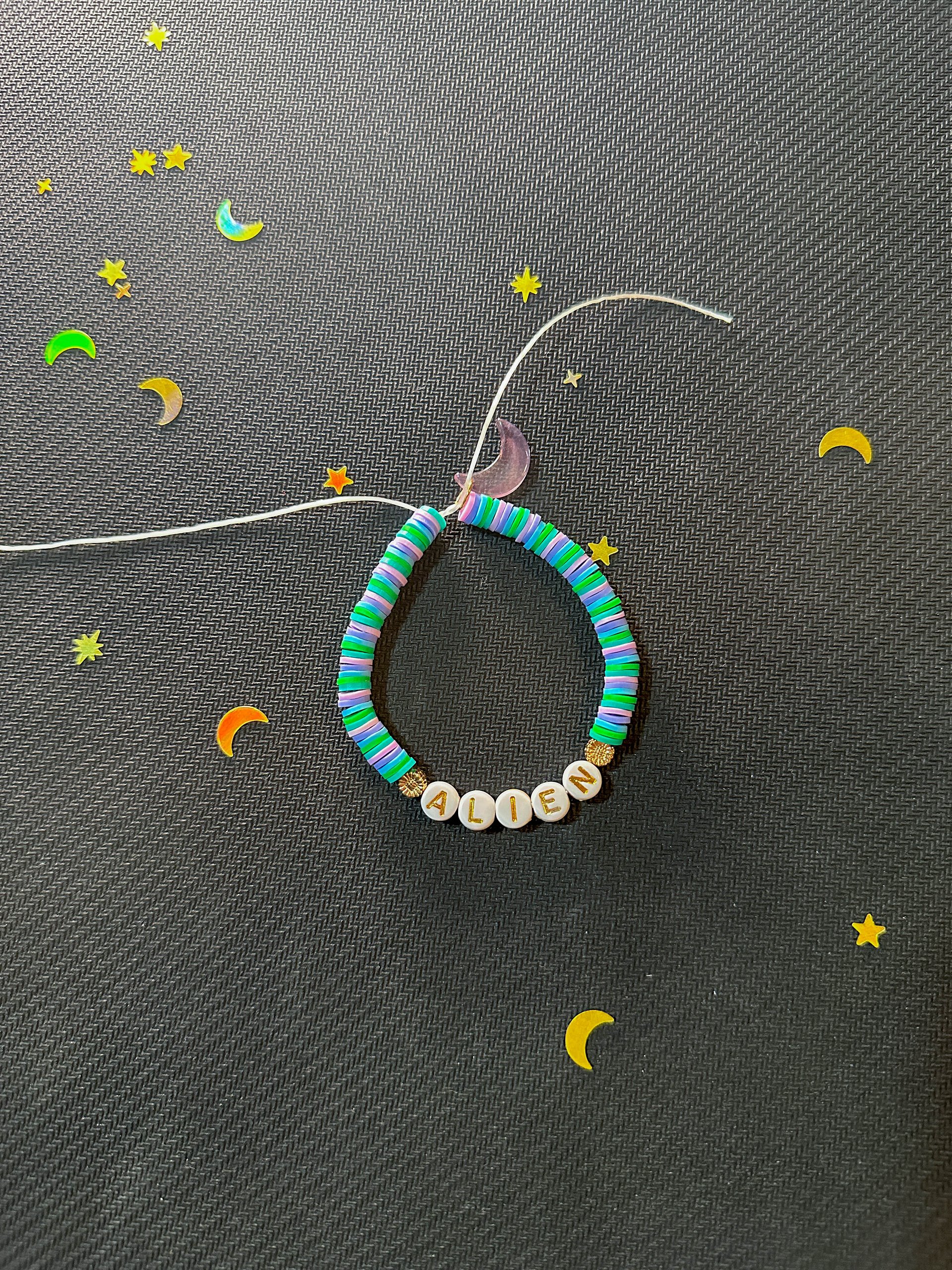 Bracelet ''Petit alien perdu sur la lune'' 🌙 product image (1)