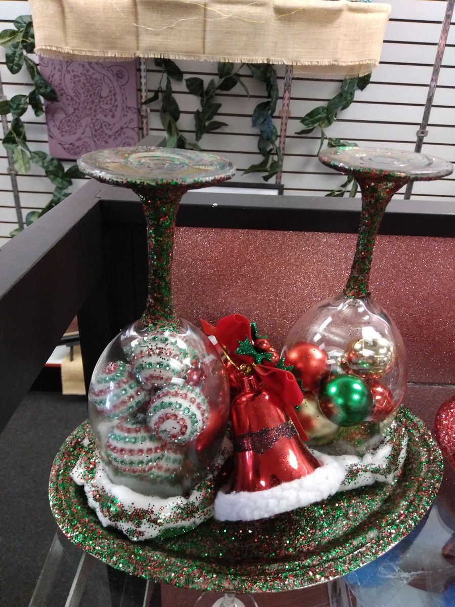 Double Champagne Glass Candle Holder product image (2)