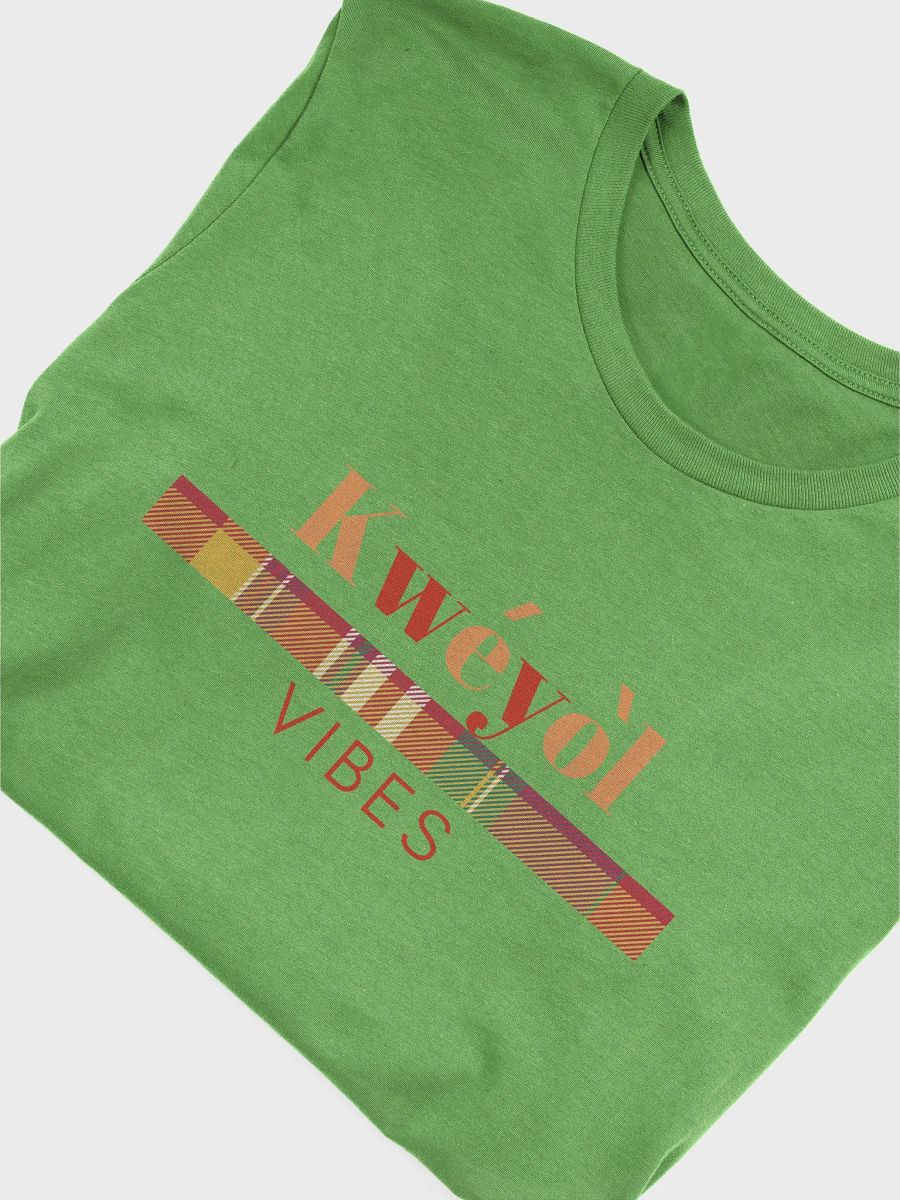 Kwéyòl Vibes Graphic Tee product image (96)