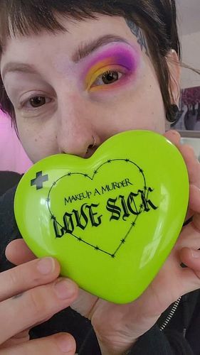 Here is a little #makeuptutorial of the bright colorful look I posted earlier 🥰💚 I recently purchased the Red and Green Love ...