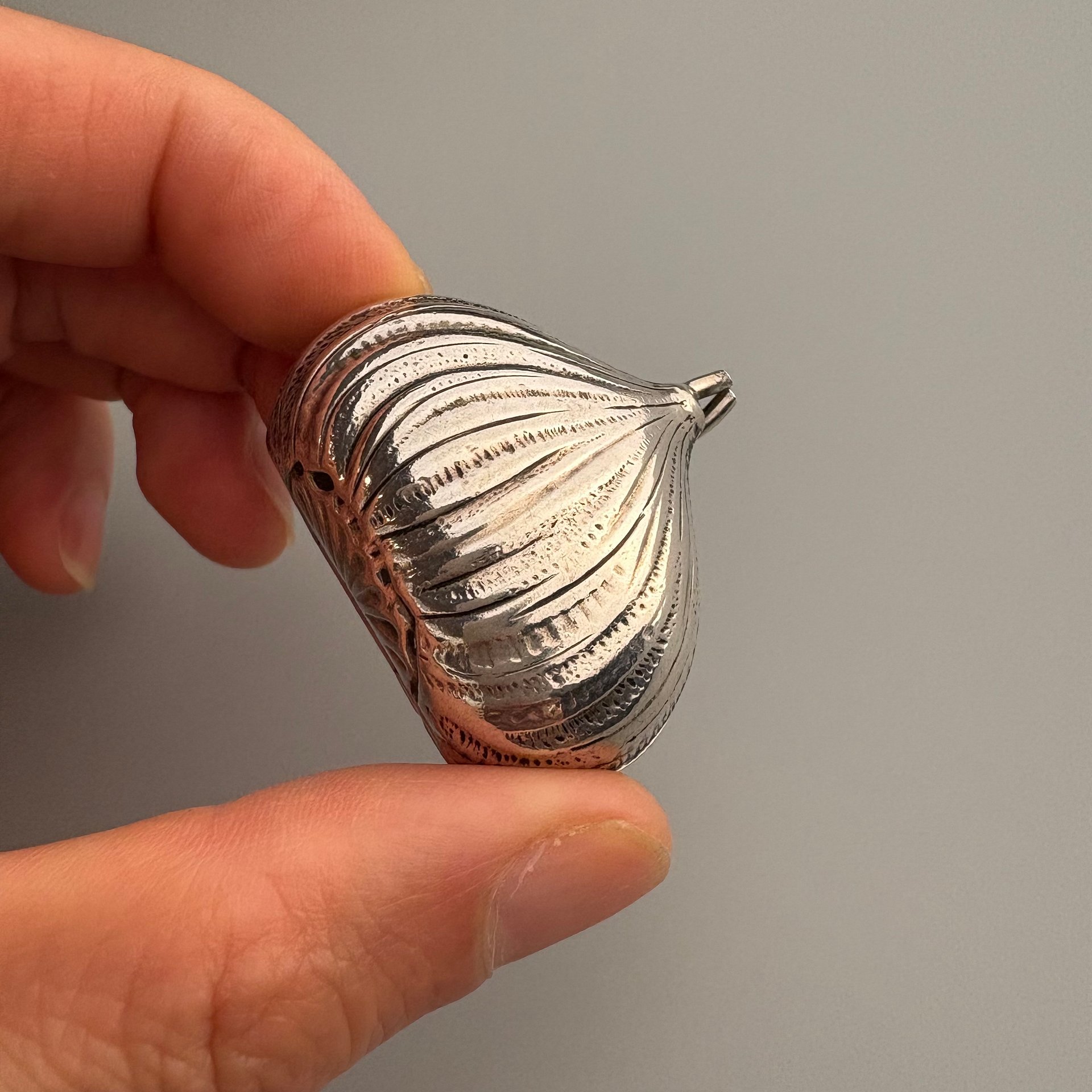 イタリア800純銀 毛栗の形をした小箱 シルバー製栗型小物入れ product image (9)