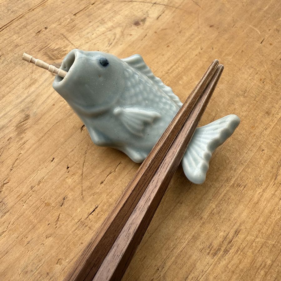 🎎 Celadon Fish Chopstick Rest - Japanese Hashi-Oki & Toothpick Holder product image (1)
