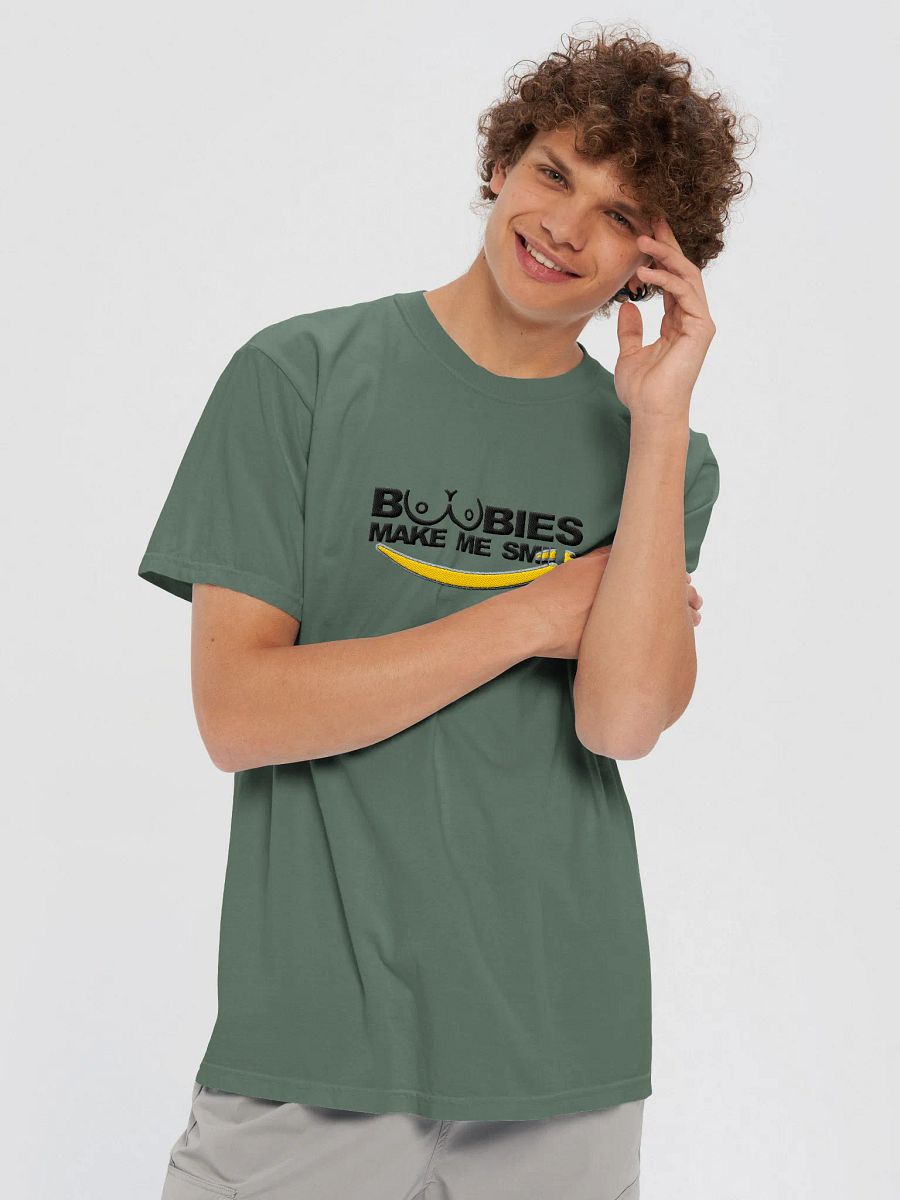 Smiley Eyes on You | Comfort Tee product image (5)