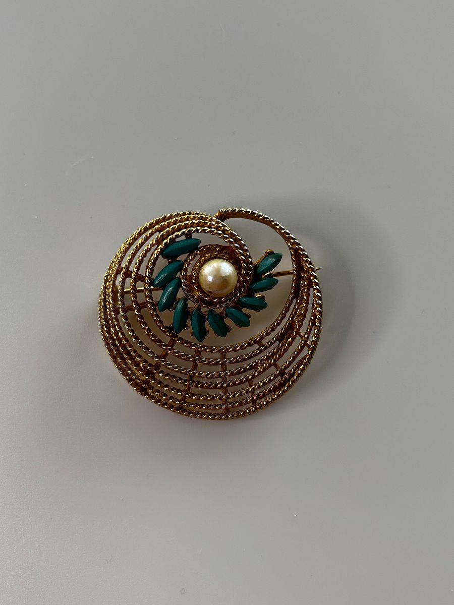 Vintage Gold Tone Circle Swirl Faux Pearl Teal Accent Brooch product image (5)