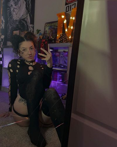 🍑🇵🇷Flaunting my curves🇵🇷🍑
.
.
.
.
.
#twitch #twitchgirls #twitchstream #gaming #gamergirl #callofduty #blackops6 #gameplay #x...
