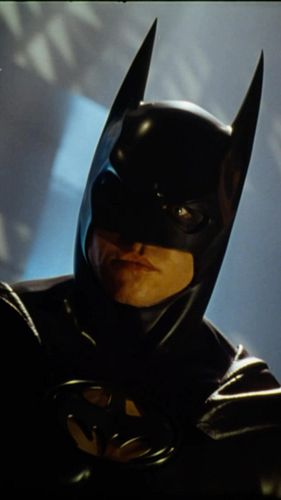 RIP Val Kilmer. Thanks for making summer ‘95 a great childhood memory 🦇 

#BatmanForever

4K trailer scan by @mikahbur