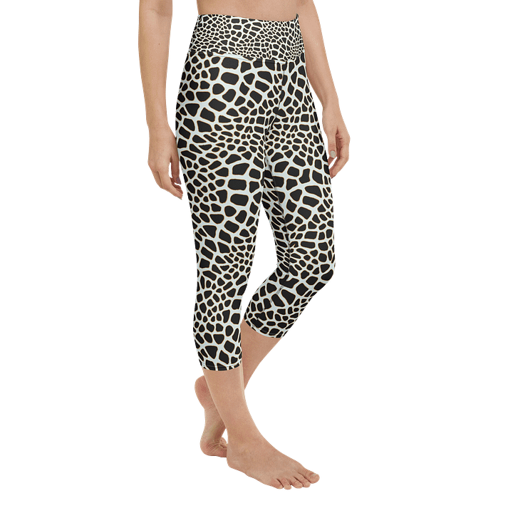 Giraffe Skin Capri Leggings product image (2)
