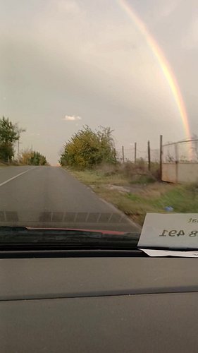 Un extraordinar curcubeu, complet ne-a însoțit în drum pana acasă.