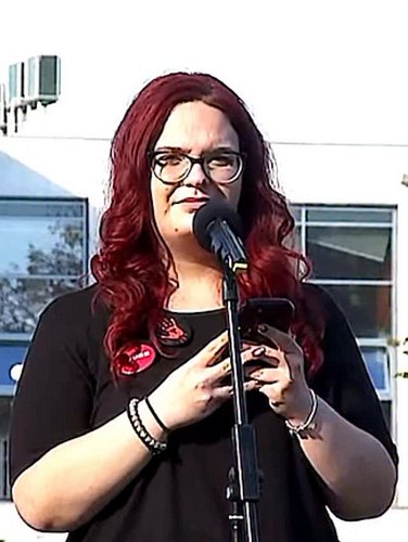 LINK NA STORIJU I U KOMENTARU