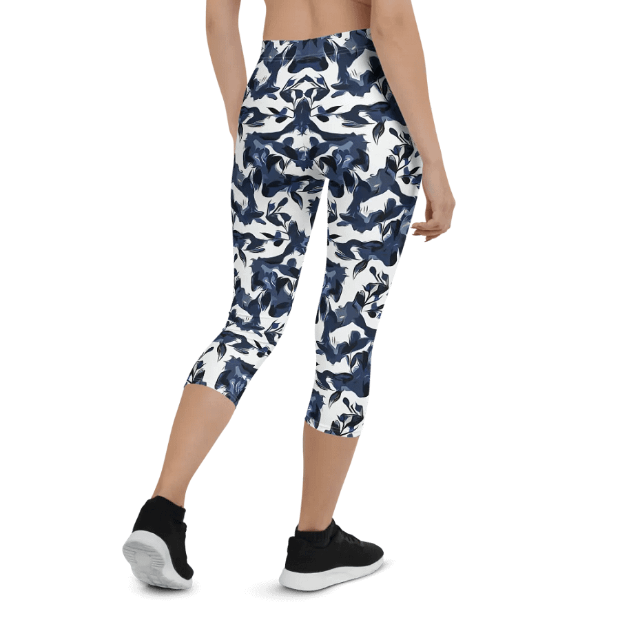 Wild Waves | Capri Leggings product image (2)