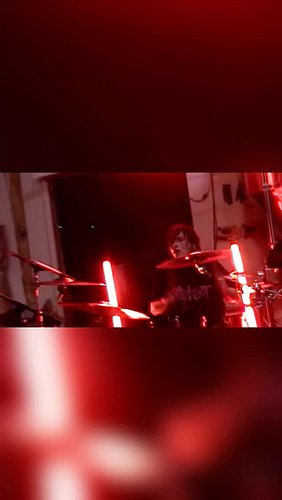 Think you’re so bad, why’s the🩸on my hands?

“Detrimental Chemistry” - @farsightofficial 

#metalcorebands #metalcorevocalist...