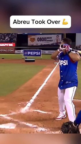 Wilyer Abreu WON the Venezuelan Home Run Derby! 🇻🇪
He edged out Andrés Chaparro in the finals with 9 homers, finishing the ni...