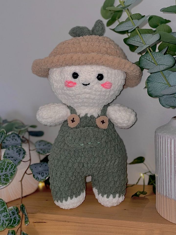 smol farmer bean plushie product image (1)