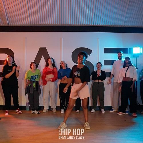 No room for loneliness when you’ve got your squad to boogie with!💃🧡🕺

1 - @gmziejags
2 - @karolina_grwska
3 - @riah.jce @_the...