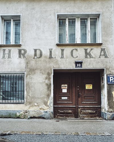 Kranz Gasse, 1150
-> swipe 😢