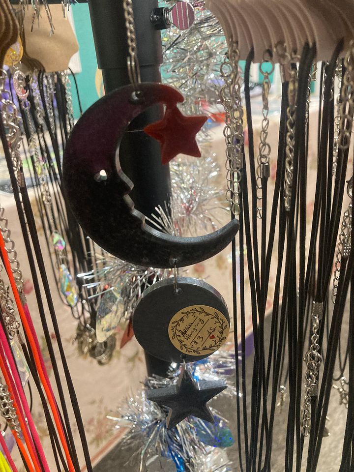 Hanging Resin product image (1)