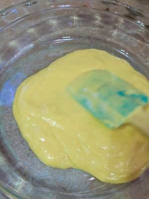 Carlota de Mango 🥭 Receta Refrescante  Ingredientes:  * 3 Mangos  * 4 oz de Queso Crema  * 1 cdta de Vainilla  * 3 Limones  * 1 lata de Leche Condensada  * 1 lata de Leche de Coco  * 2 Paquete de Galletas Marias  * 1 ralladura de limón #carlotademango #cocina #postres #postrecasero #mangolover #galletasmarias #mango #quesocrema 
