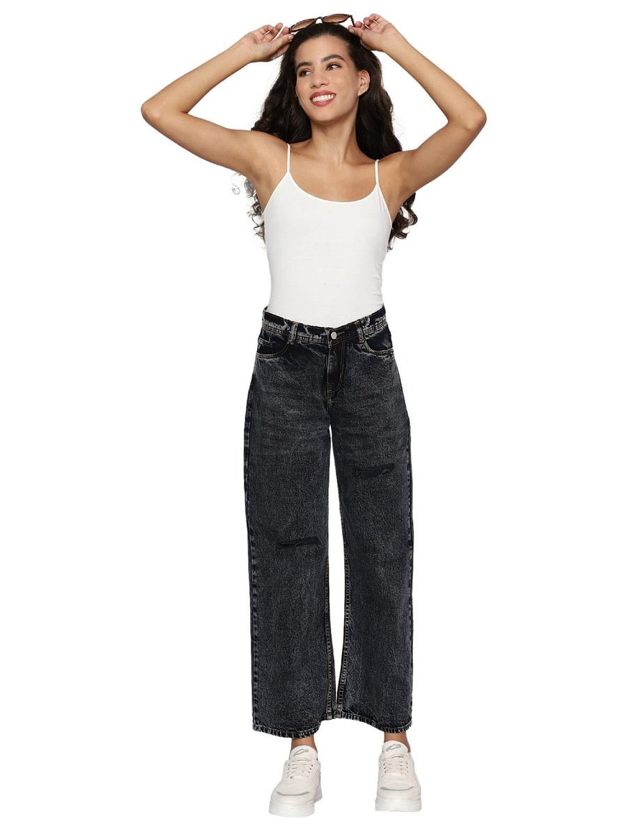 Women's Loose Fit Ripped Jeans product image (1)