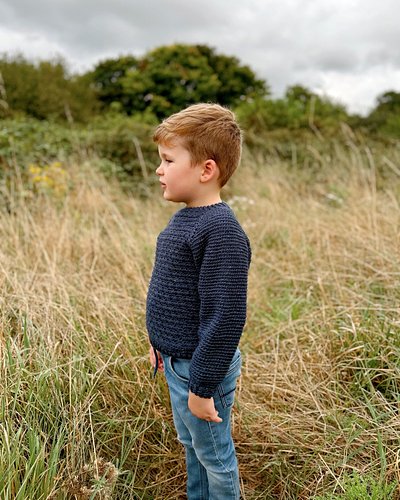 Type RGS to get the details! 💛 Classic raglan construction, simple crochet stitches, and lovely texture make the Mystical Chi...