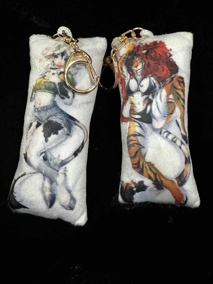 Belle and Bam - Daki Pillow Keychains product image (1)