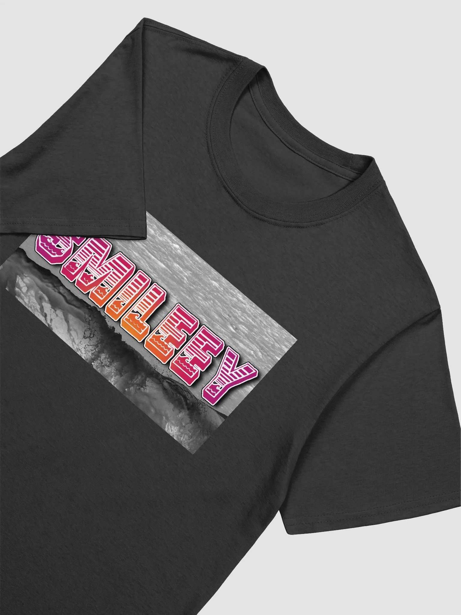 BEACH VIBES DARK WATER SMILEEY - UNISEX T-SHIRT product image (5)