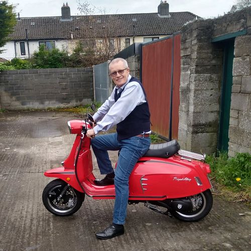 And this is me today, forty-odd years on from my first scooter. I don't think I've changed a bit. 
.
.
.
#ageinggracefully #r...