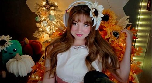 Chair Chronicles because OBS takes the best selfies. Thinking I should decorate the ol’ gaming chair for each season!!