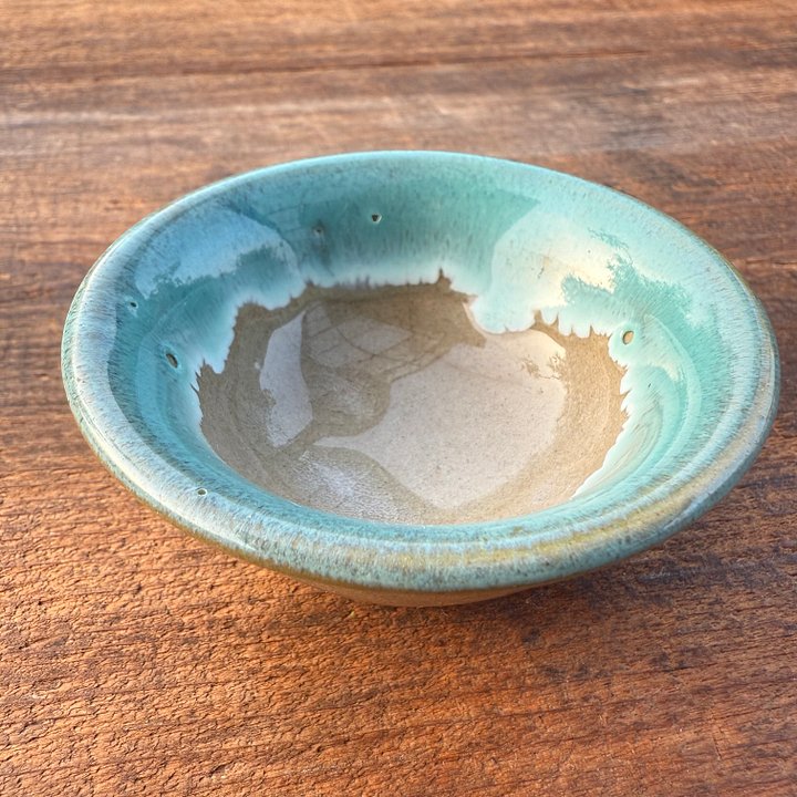 🎎 Modern Japanese Studio Sake Cup with Flowing Ash-Celadon Glaze – Japan Antique Roadshow product image (1)