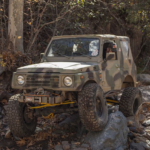 4 link or YJs?⁠
⁠
#ZuksOfArizona #Zuk #Suzuki #ArizonaLife #4x4offroad #Offroading #Fourwheeldrive #4wheeldrive #suzukisamura...