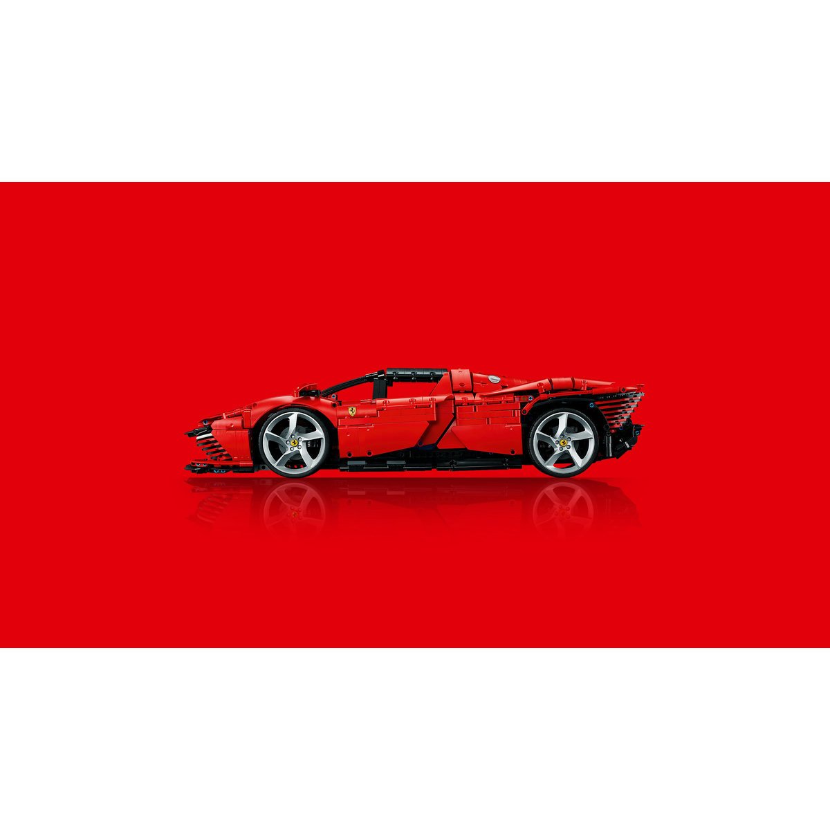 LEGO Ferrari Daytona SP3 product image (3)