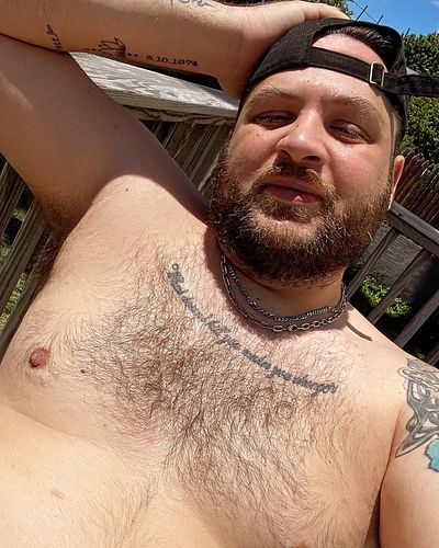 The sun is good for the soul. #lgbtq🌈 #beautiful #bear
