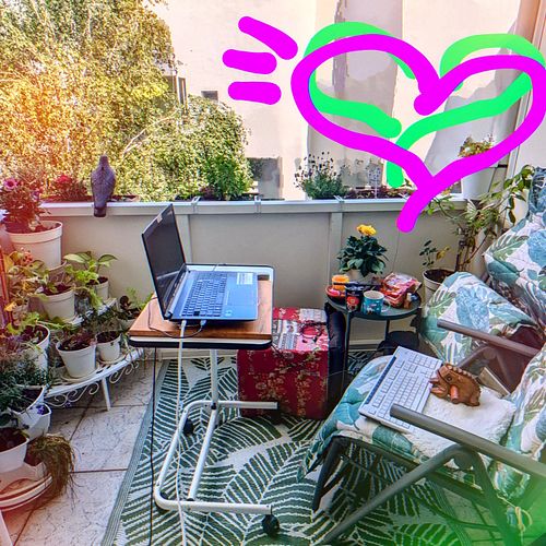 What better way is there to practise video editing? Enjoying the summervibes on my balcony, motivated by my new pet frog. Wha...