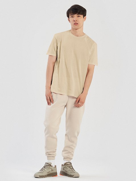 Photo showing Gildan Unisex Softstyle T-Shirt