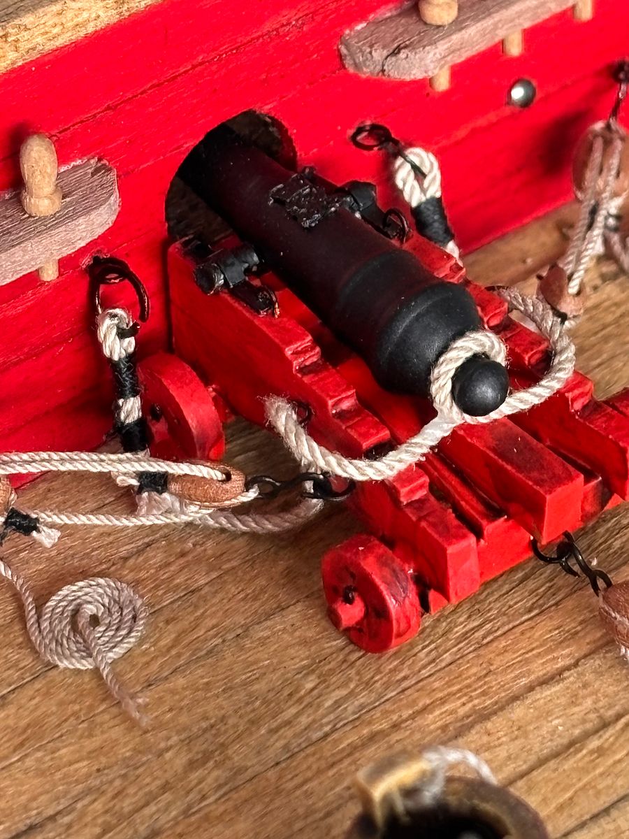 Wooden Diorama: Cannon Aboard a Historic Ship - red ship version product image (6)