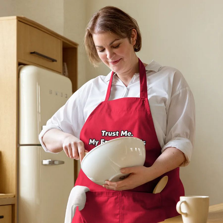 Trust me, My family builds ROBOTS Apron product image (11)