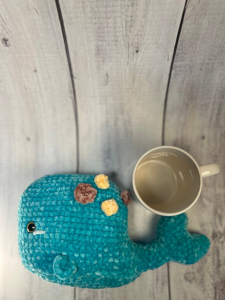 Baco (whale amigurumi) product image (2)