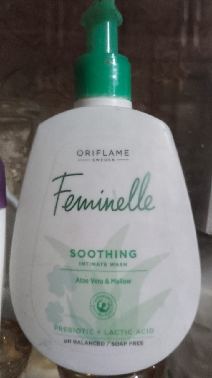 Feminelle soothing intimate wash product image (1)