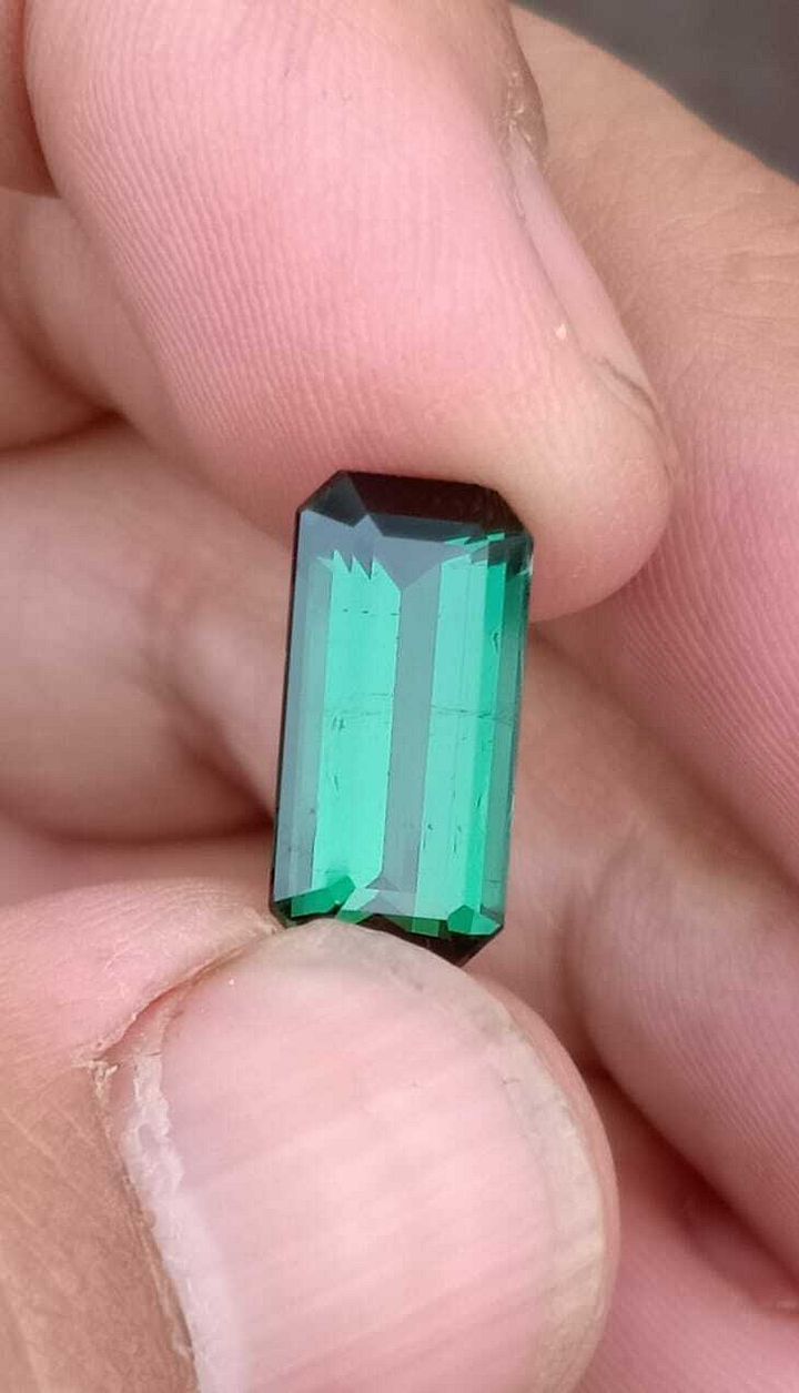 TOURMALINE LOOSE GEMSTONE PIECE FOR RING DEEP GREEN CHROME COLOR, 5.35 CARAT product image (1)