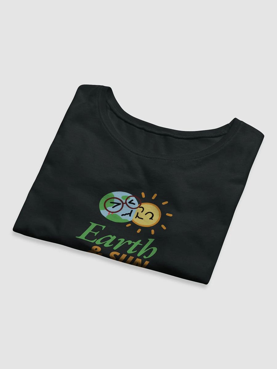 🌏☀️ Rock the Universe with Our Earth & Sun Crop Tee! 🌈💫 product image (24)