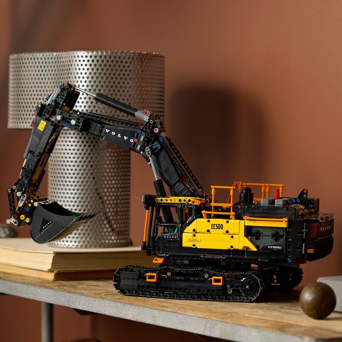 LEGO Excavator Volvo EC500 Hybrid product image (6)
