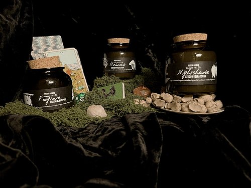 Okay who else love poison gardens? I went to one in Ireland and honestly it was fun to learn about all those plants. Well @ca...