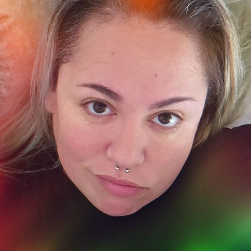 Hellooooooo beautiful peoples !!!! I'll be live today on twitch , 10am Est :) doing a early stream to see my UK friends! #twi...