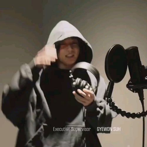 We love to see them together and that's a fact 😍💜😍
.
.
#bts #hopeonthestreet #jhope #jungkook