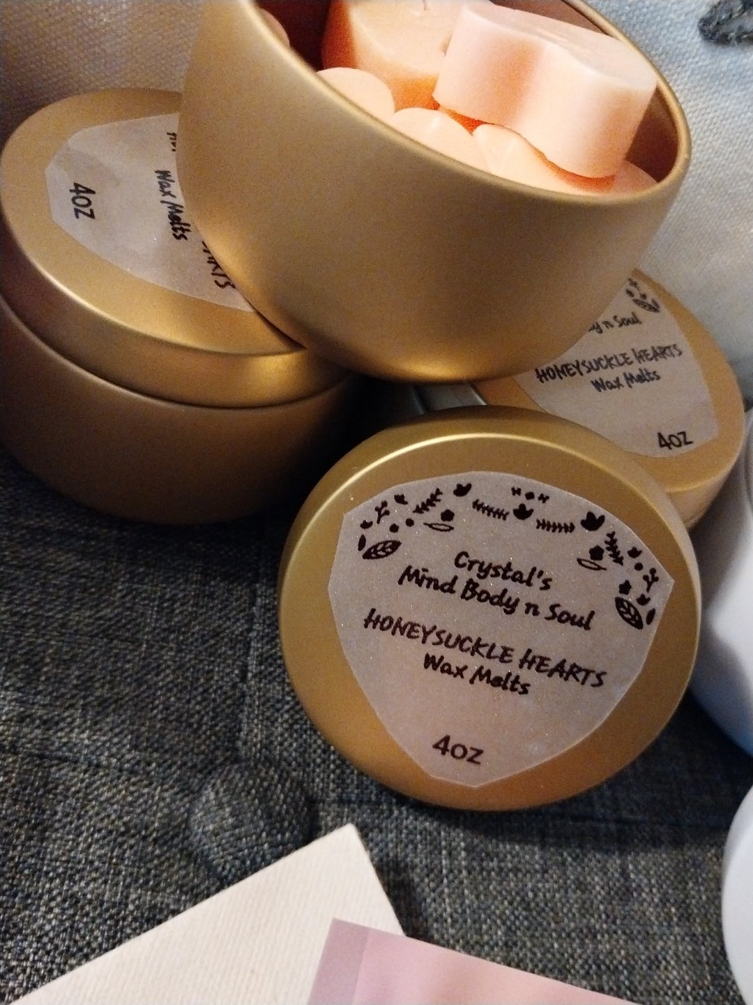 HoneySuckle Hearts Wax Melts product image (3)