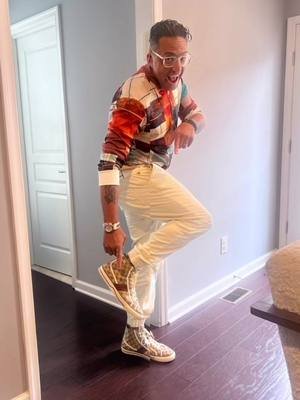 Today’s make up and and fit courtesy of @claud__official thank you for hooking us up at the ME studios  #yourstrategicpartner #mestudios #MakeUp #outfit 