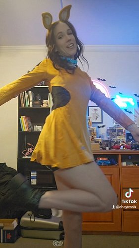 Honestly loved this costume more than i expected. #scooydoo #costumestream #twitch #twitchstreamer