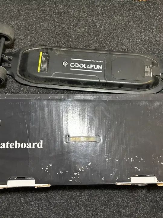Smart boards UK Cool & Fun Electric Skateboard With Remote Control product image (2)